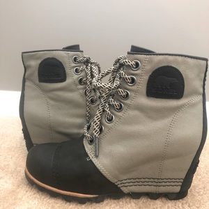 Women’s 7.5 Sorel PDX Wedge Bootie!